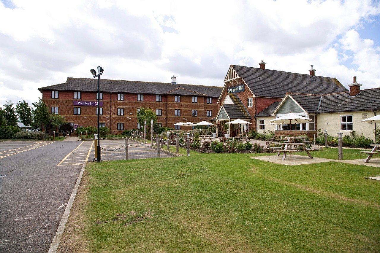 Premier Inn Huntingdon Luaran gambar