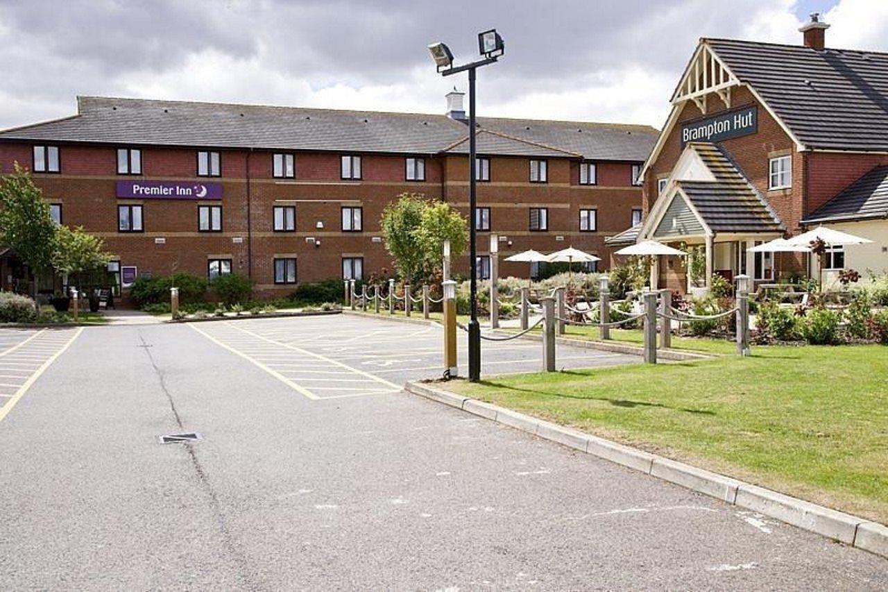 Premier Inn Huntingdon Luaran gambar